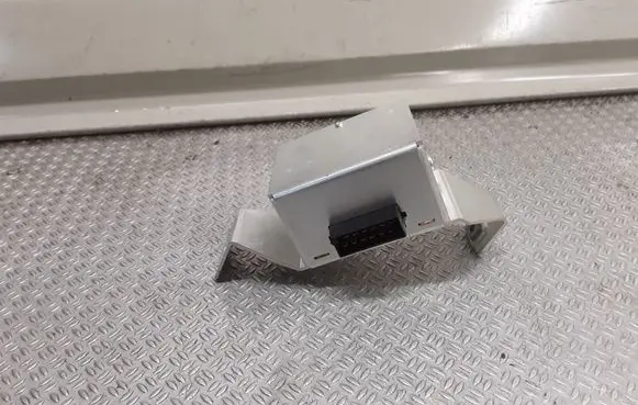 Audi A2 Sound amplifier 8Z0035223