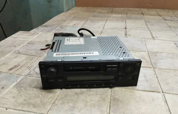 Volkswagen Polo IV 9N3 Radio/CD/DVD/GPS head unit 6X0035153A