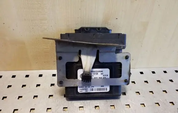 Volkswagen Tiguan Gearbox control unit/module 09G927750FD