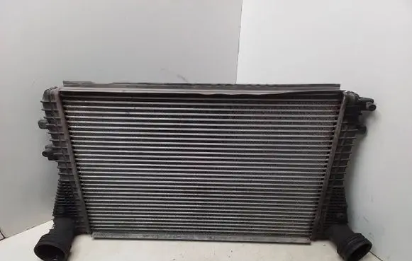 Skoda Octavia Mk2 (1Z) Intercooler radiator 1K0145803E 1K0121803E