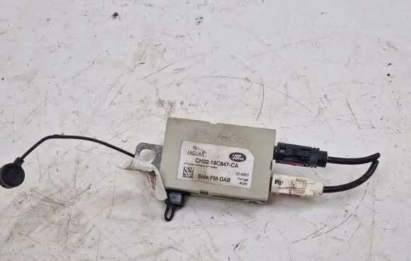 Land Rover Freelander 2 - LR2 Aerial antenna amplifier CH2218C847CA 20140507