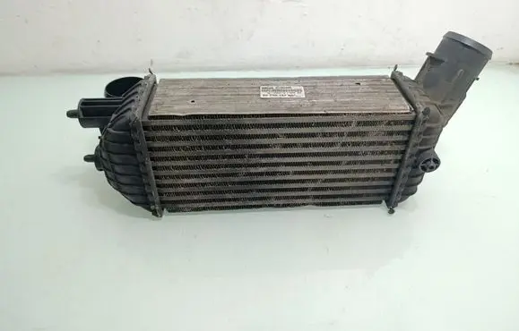 Peugeot 5008 Intercooler radiator 9673015780