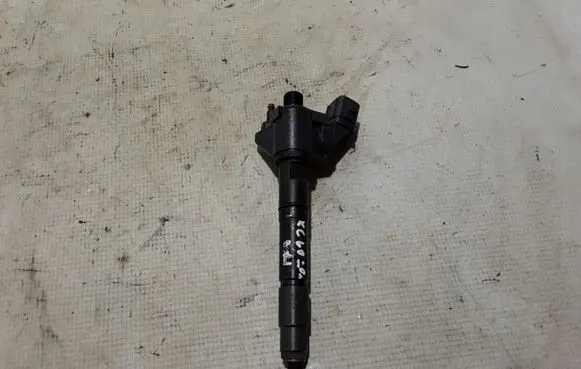 Volvo XC60 Fuel injector 31432836