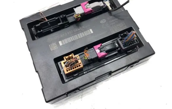 Audi Q5 SQ5 Central body control module 8K0907064CR