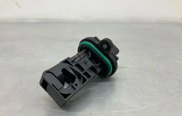 BMW 5 E60 E61 Mass air flow meter 7566990