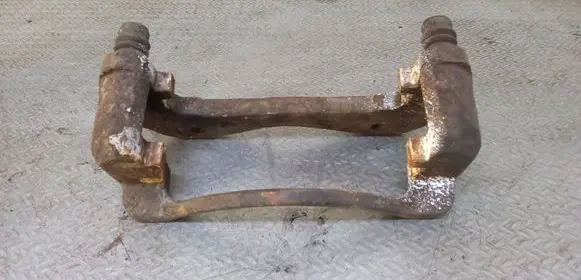 Hyundai Santa Fe Front Brake Caliper Pad/Carrier