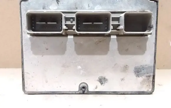Volvo V50 Engine control unit/module 30743371