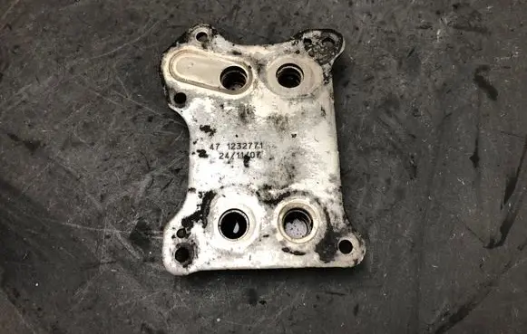 Opel Corsa D Engine oil radiator 55193743 471232771