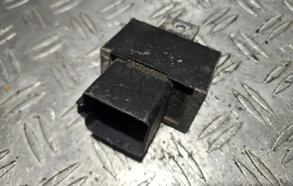 Renault Scenic I Glow plug pre-heat relay 7700115078