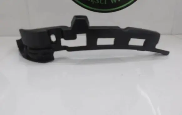 Mercedes-Benz GLA W156 Front bumper mounting bracket A1568850101