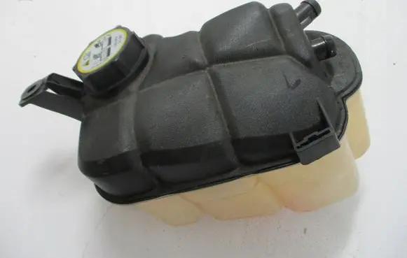 Jaguar XE Coolant expansion tank/reservoir FK728K218AA