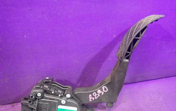 Skoda Fabia Mk1 (6Y) Accelerator throttle pedal 6Q1721503C