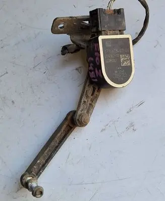 Headlight/headlamp level sensor