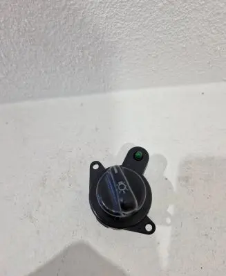 Ford Explorer Light switch F87B11654AA