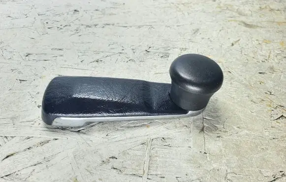 Mercedes-Benz E W124 Front door window winding handle 
