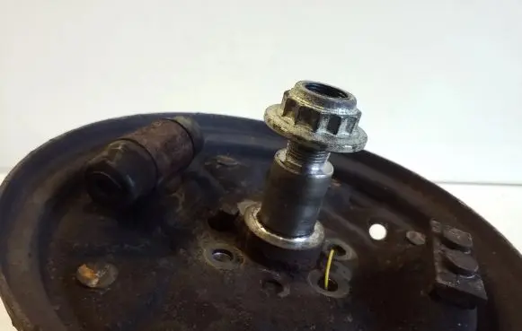 Volkswagen Polo V 6R Stub axle 
