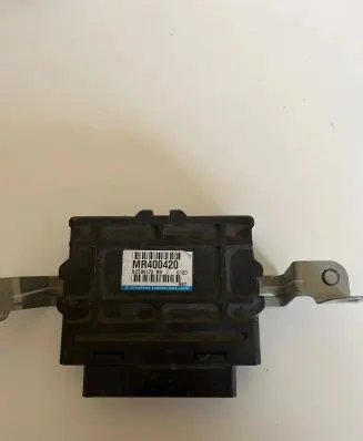 Mitsubishi Pajero ABS control unit/module MR400420 X2T34172