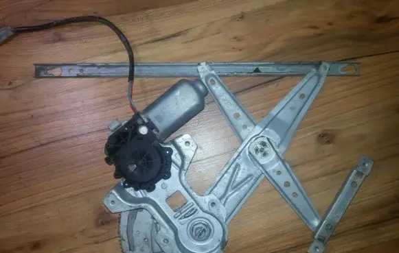 Rover 414 - 416 - 420 Sliding door window regulator with motor