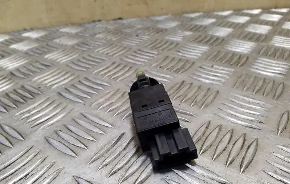 Mercedes-Benz CLS C219 Brake pedal sensor switch 0015454009
