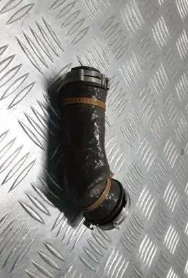 Volvo V40 Breather hose/pipe 