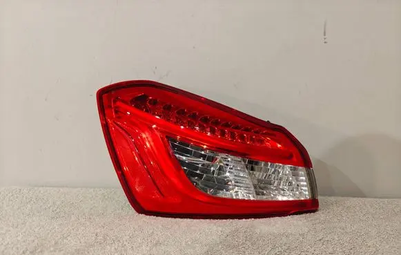Maserati Ghibli Rear/tail lights 06700084820