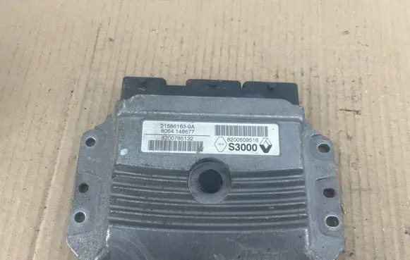 Renault Megane II Engine control unit/module 8200785132 215861639A 8200509516