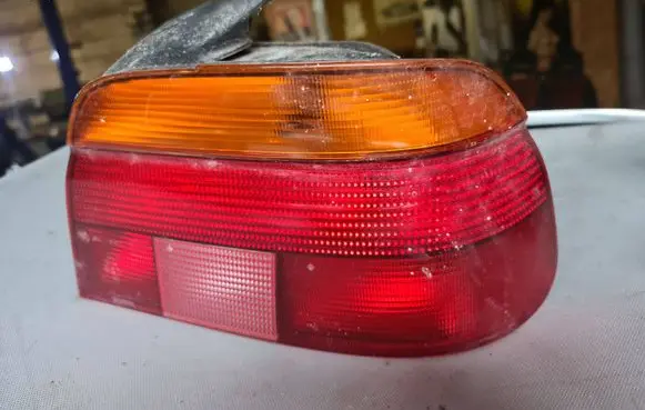 BMW 5 E39 Tail light bulb cover holder 14603400