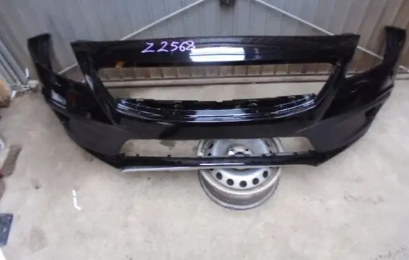 Volvo V40 Front bumper 31353310