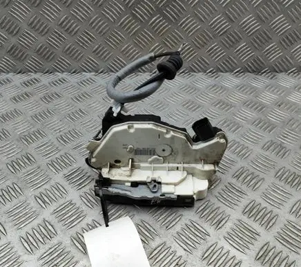 Volkswagen Tiguan Coupe door lock (next to the handle) 5N2837015E