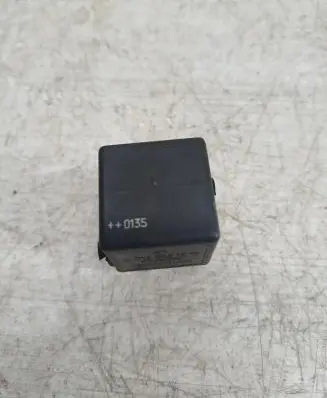 Mercedes-Benz Vaneo W414 Other relay A0025421319 V23134B52X333