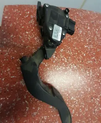 Volkswagen PASSAT B5 Accelerator throttle pedal 6PV00837603