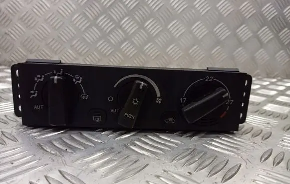 Mitsubishi Carisma Interior fan control switch MR360474