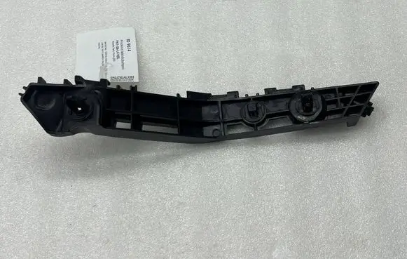 Toyota Yaris Cross Front bumper mounting bracket 525350D320