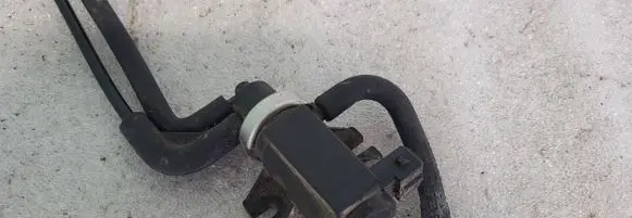 Audi A4 S4 B5 8D Turbo solenoid valve 72190320