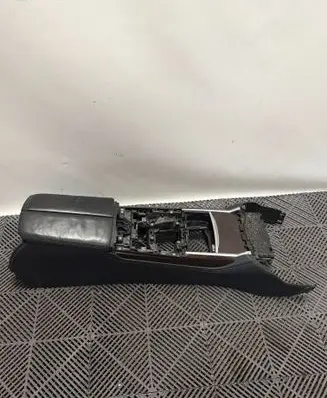 BMW 7 G11 G12 Center console 105847704C