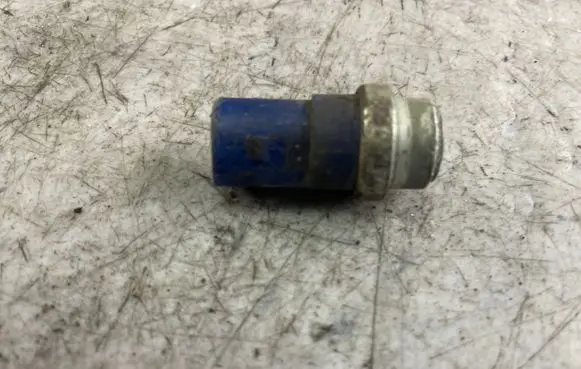 Volkswagen PASSAT B5.5 Coolant temperature sensor 8d0959481d