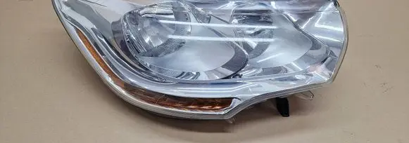 Citroen C4 II Headlight/headlamp 9687304480