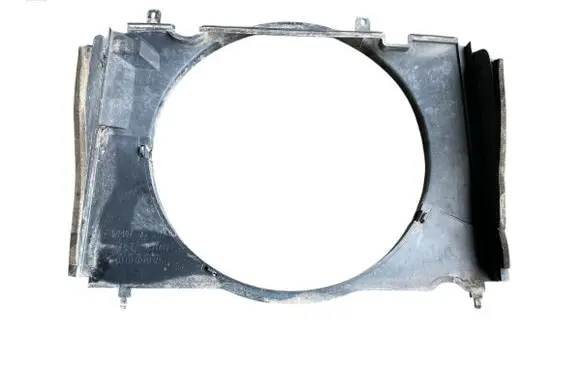Radiator cooling fan shroud