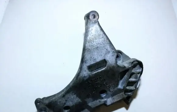Skoda Octavia Mk3 (5E) Engine mounting bracket 03L199207