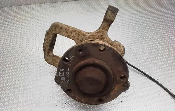 Mercedes-Benz Sprinter W901 W902 W903 W904 Front wheel hub spindle knuckle A9013320301