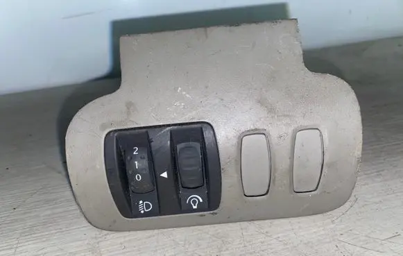 Renault Scenic I Headlight level height control switch 88020005