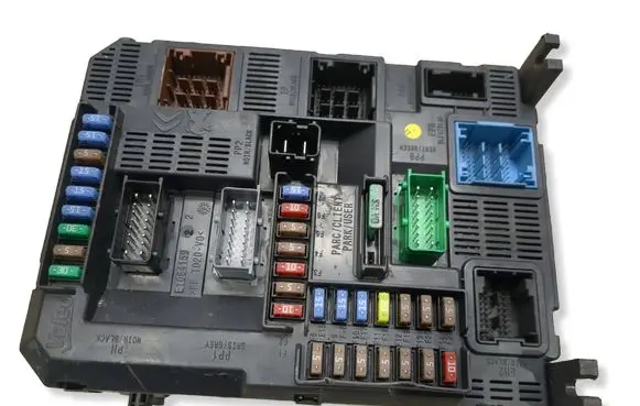 Peugeot 2008 I Comfort/convenience module E1095294 9807532080
