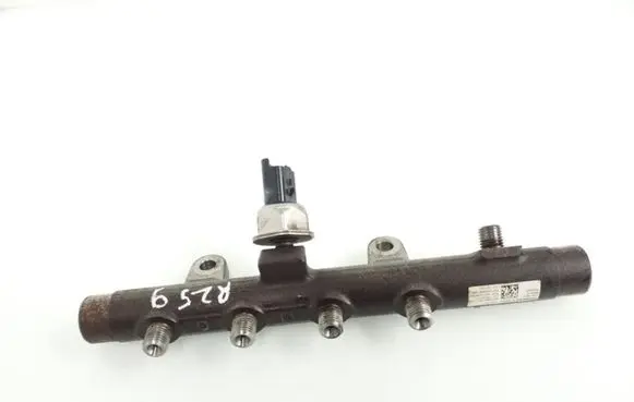 Renault Megane II Fuel main line pipe 8200397346 5WS40154