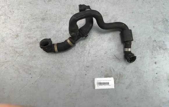 Mercedes-Benz GLC C253 Engine coolant pipe/hose a2135016982