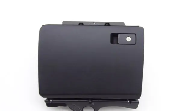Volkswagen PASSAT B6 Glove box