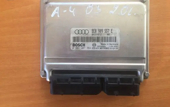 Audi A4 S4 B6 8E 8H Engine control unit/module 8E0909557E