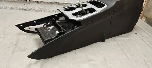 Jeep Grand Cherokee Center console