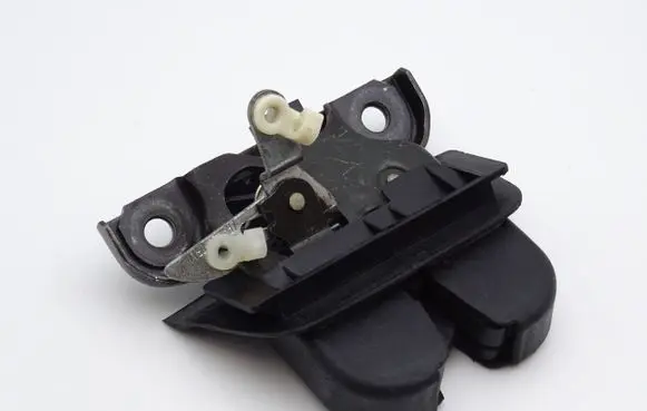 Audi A6 S6 C5 4B Tailgate/trunk/boot lock/catch/latch 4B9827505M 4B9827520