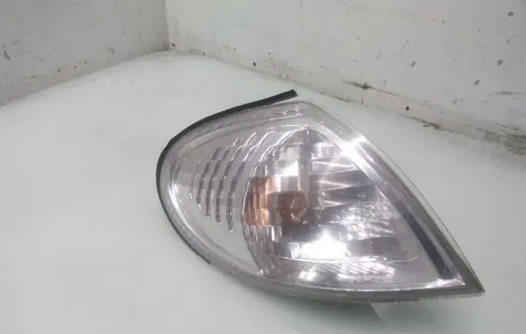 Nissan Almera N16 Front indicator light E29708