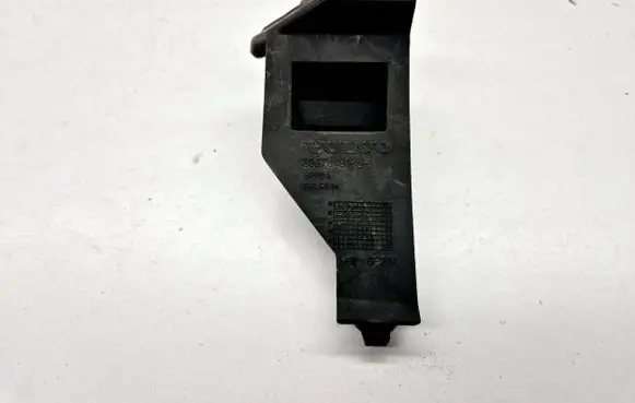 Volvo V50 Front bumper mounting bracket 30678481 BP8BA